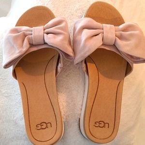 NWT UGG bow flat form sandal
